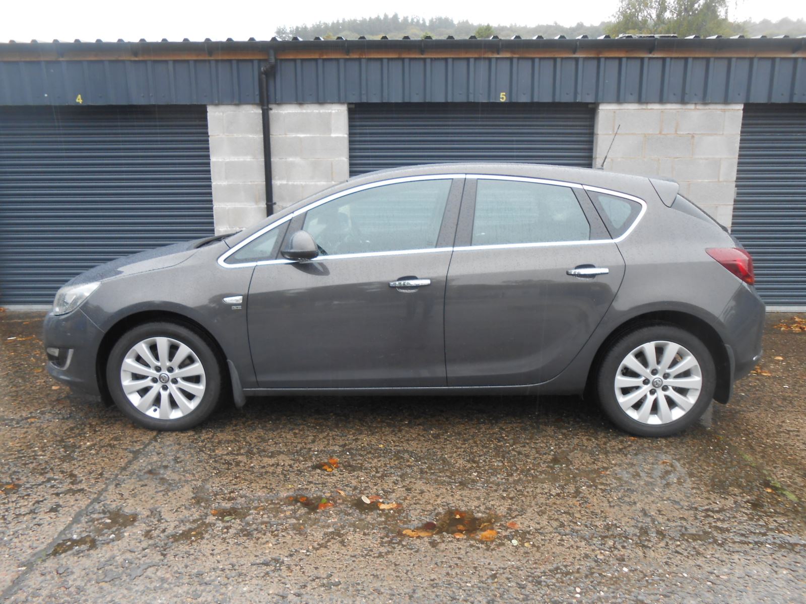 Vauxhall Astra 2.0 CDTi SE 5 Door car for sale Llanidloes Powys Mid
